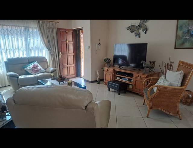 3 BEDROOM HOUSE FOR SALE IN MEYERSDAL